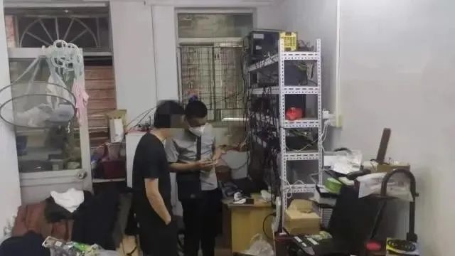 DƬ